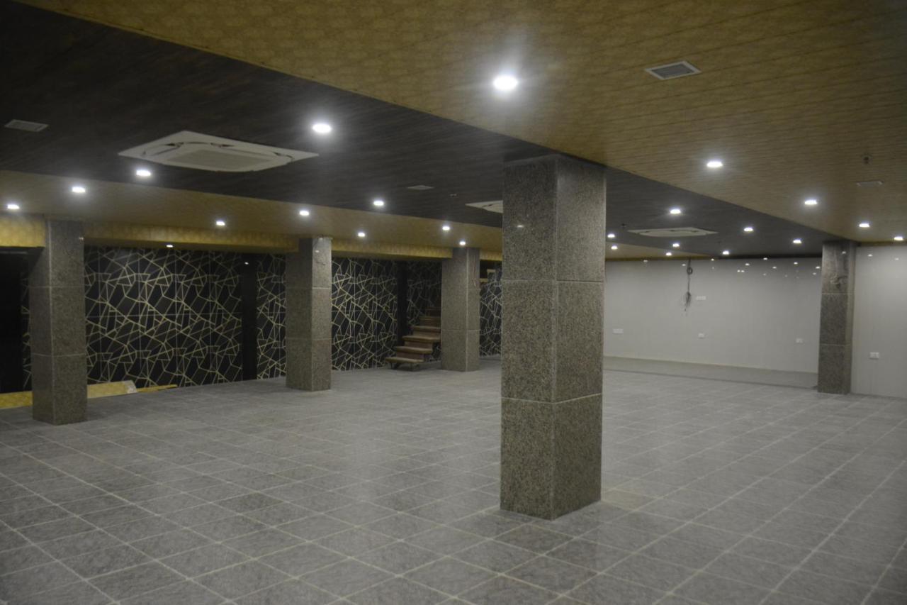 Clover Inn Udaipur Bagian luar foto