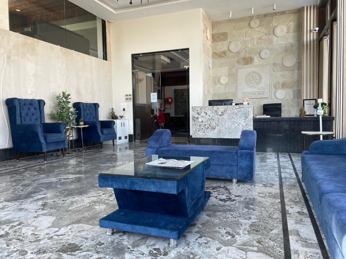 Clover Inn Udaipur Bagian luar foto