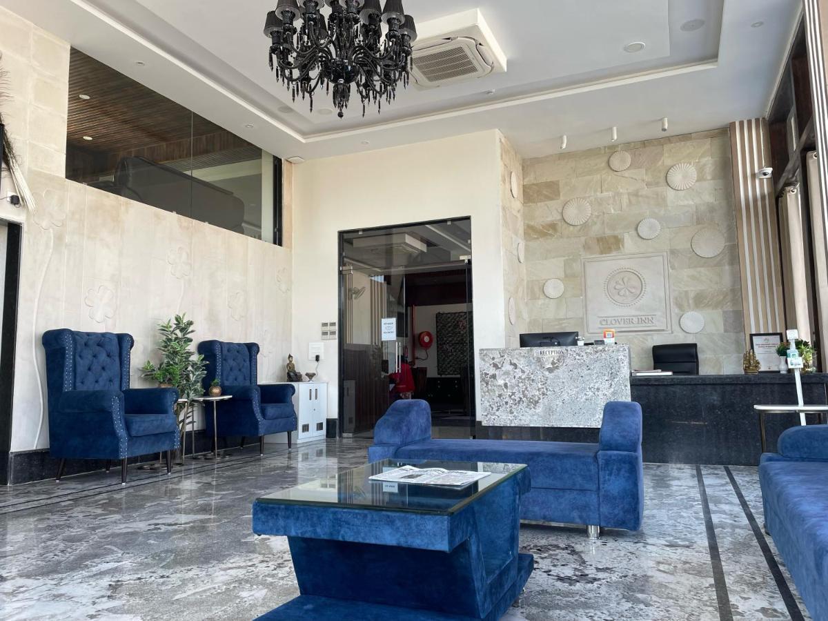 Clover Inn Udaipur Bagian luar foto