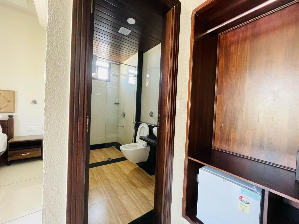 Clover Inn Udaipur Bagian luar foto