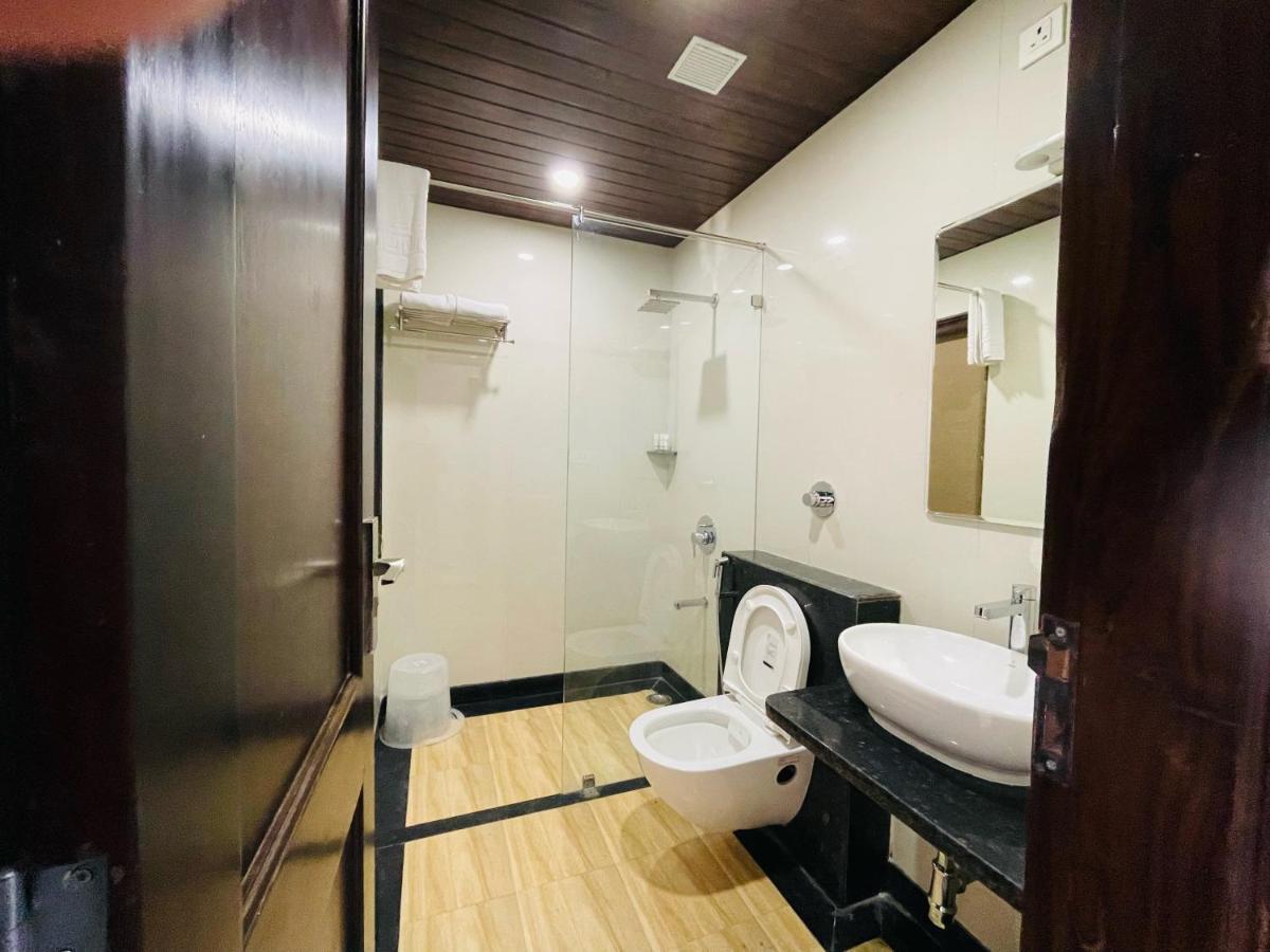Clover Inn Udaipur Bagian luar foto